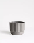 Bild in Galerie-Betrachter laden, Archive Studio | Cappuccino Mug light grey