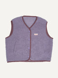 Bild in Galerie-Betrachter laden, Happymess | Merino Weste lilac cloud
