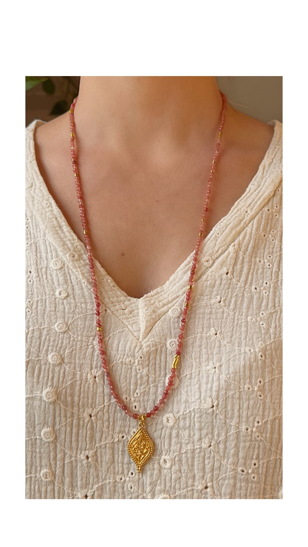 Edelsteinkette aus Erdbeerquarz