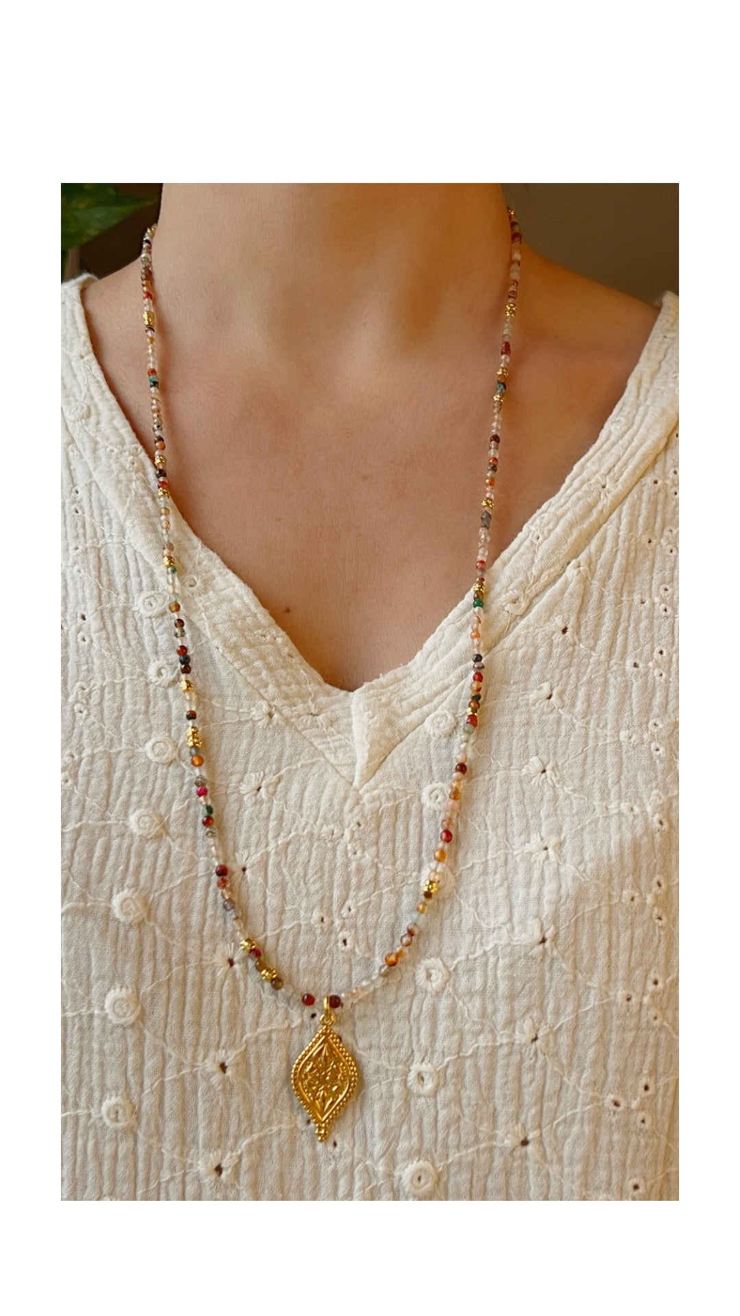 Edelsteinkette aus Achatsteinen